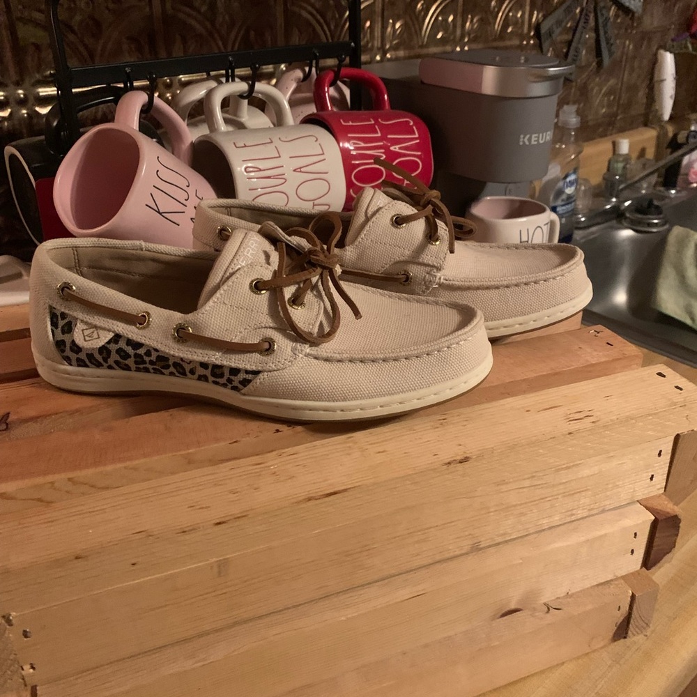 COPY - Never worn WNS 8 Sperry boat slip on